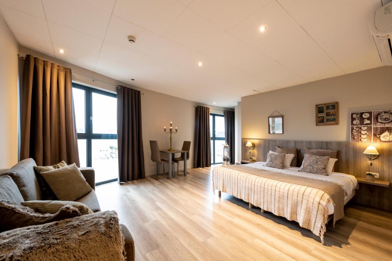 Hotel De La Tour 3*